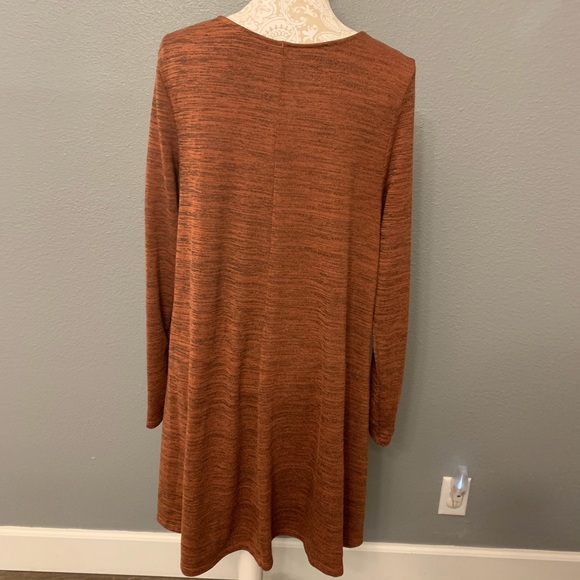 Donated OLD NAVY LONG SLEEVE DRESS - Picture 2 of 4